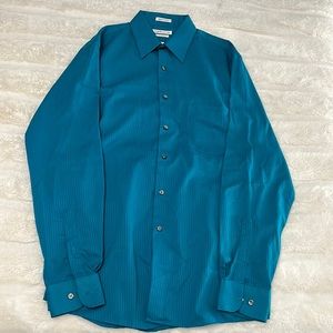 VAN HEUSEN SATIN STRIPE BUTTON DOWN/ DRESS SHIRT